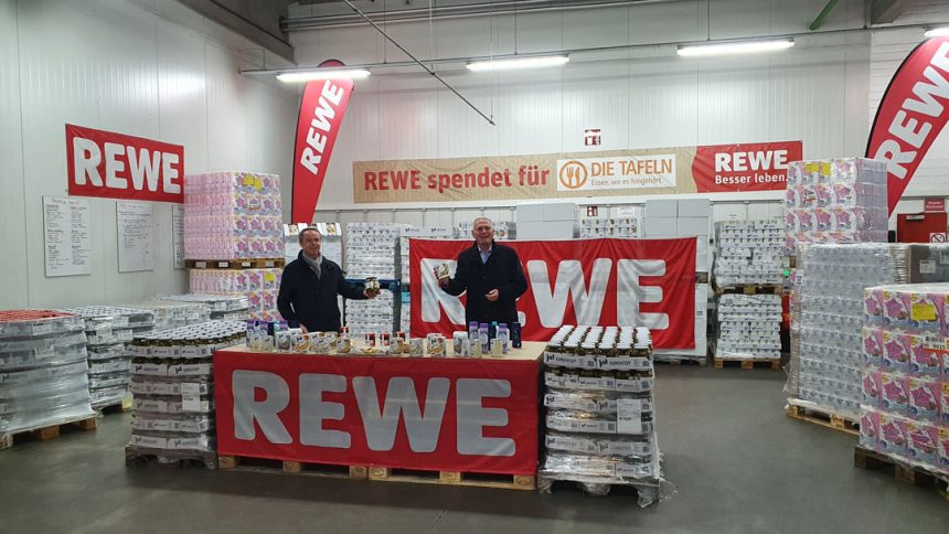 3. November; REWE Mitte spendet Ware im Wert von 33.333 Euro
